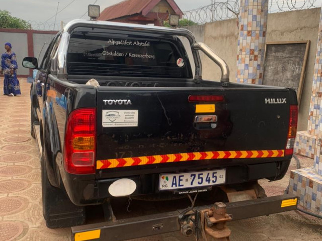 Toyota Hilux, Voitures, Conakry