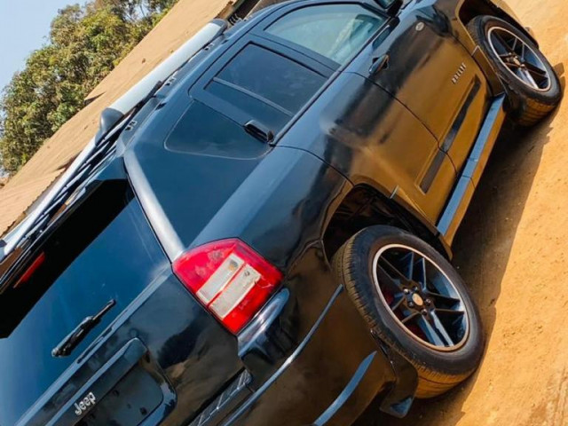 Jeep Cherokee, Voitures, Conakry