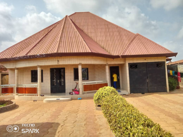 Maison à Samatara, Maisons, Conakry
