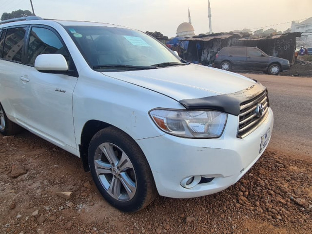 Toyota Highlander, Voitures, Conakry
