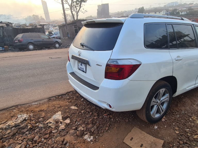 Toyota Highlander, Voitures, Conakry