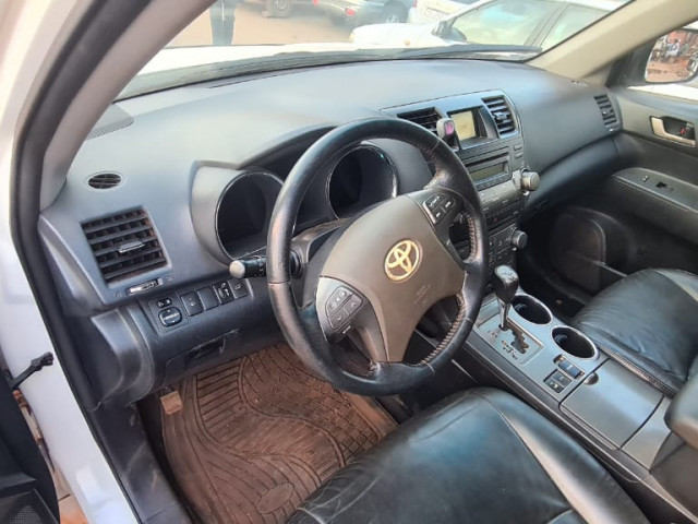 Toyota Highlander, Voitures, Conakry