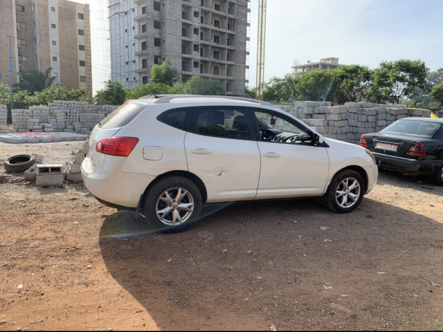 Nissan Rogue, Voitures, Conakry
