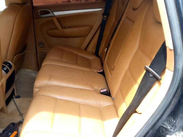 Porsche Cayenne, Voitures, Conakry