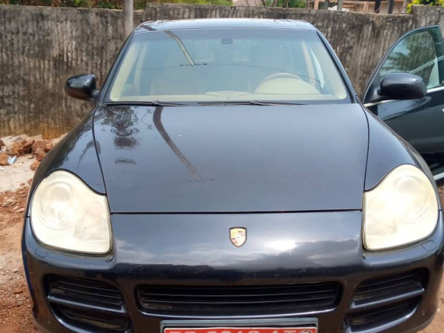 Porsche Cayenne, Voitures, Conakry