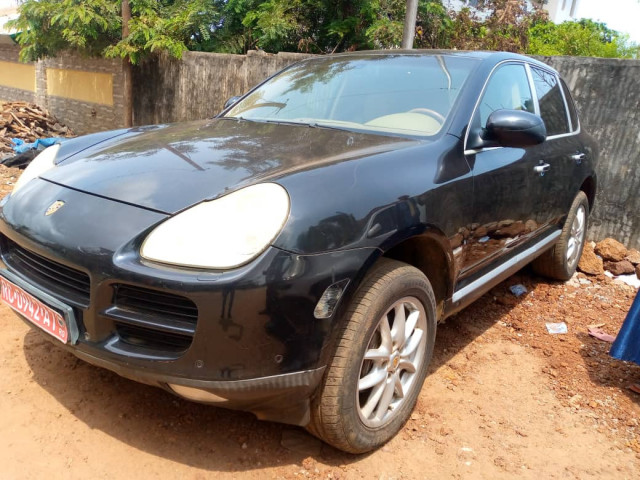 Porsche Cayenne, Voitures, Conakry