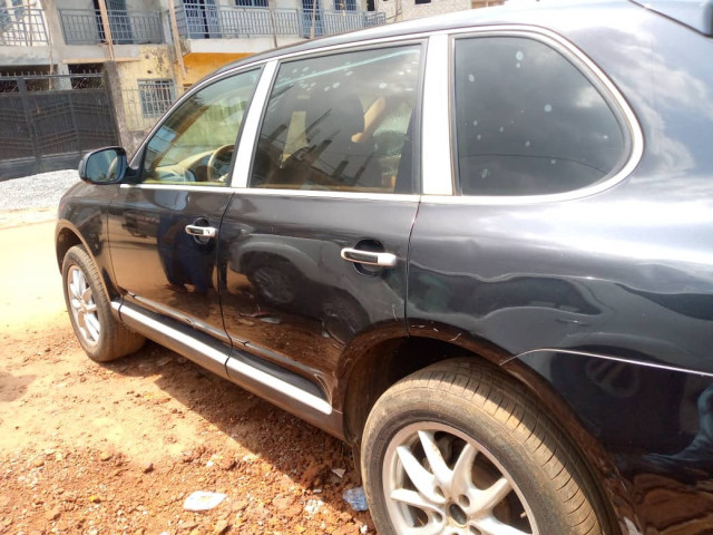 Porsche Cayenne, Voitures, Conakry