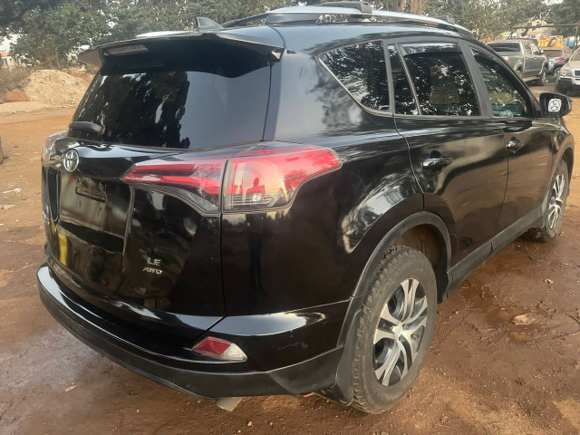 Toyota RAV4, Voitures, Conakry