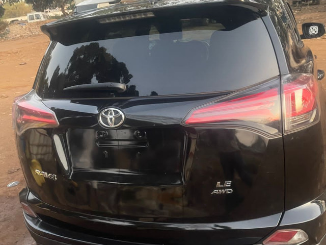 Toyota RAV4, Voitures, Conakry