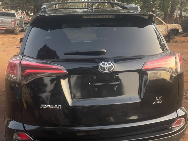Toyota RAV4, Voitures, Conakry