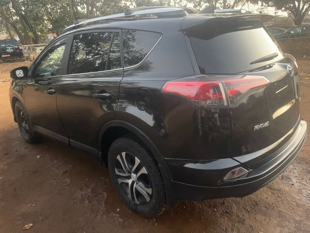 Toyota RAV4, Voitures, Conakry