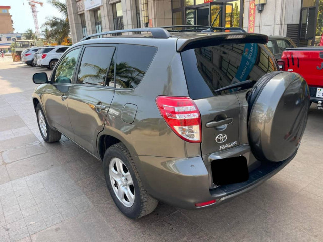 Toyota RAV4, Voitures, Conakry