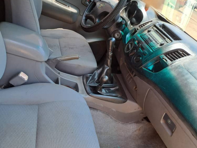 Toyota Hilux, Voitures, Conakry