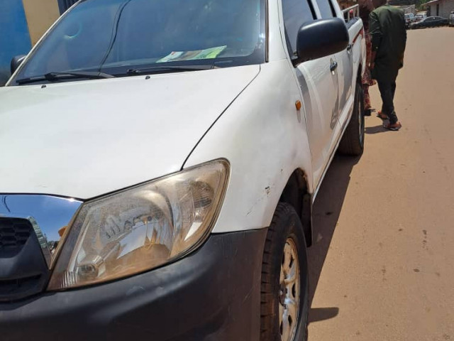 Toyota Hilux, Voitures, Conakry