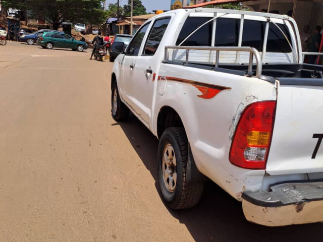 Toyota Hilux, Voitures, Conakry
