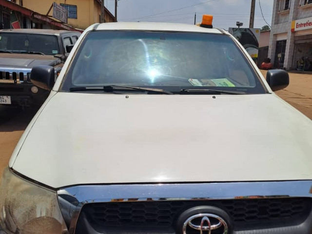Toyota Hilux, Voitures, Conakry