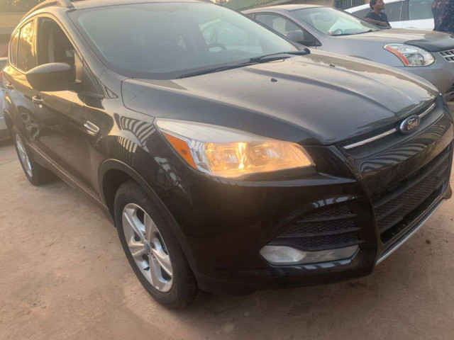 Ford Escape, Voitures, Conakry