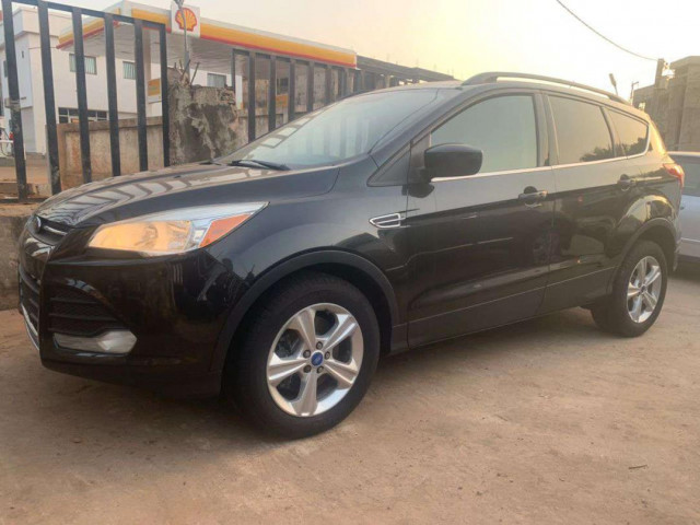 Ford Escape, Voitures, Conakry