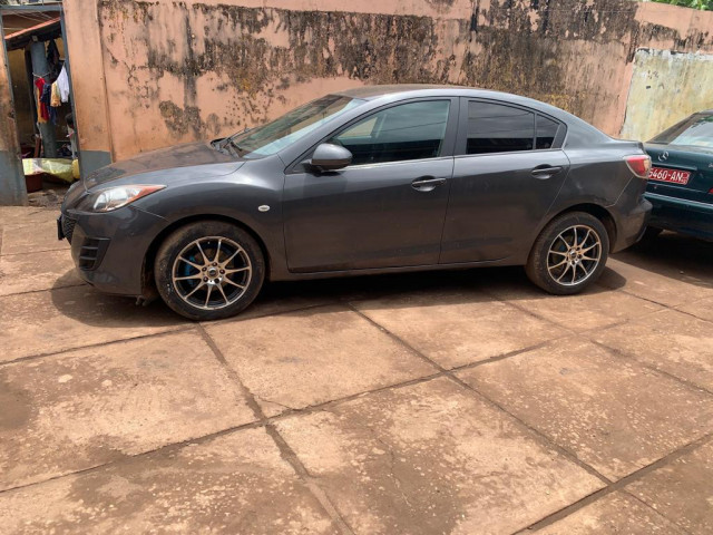 Mazda 3, Voitures, Conakry