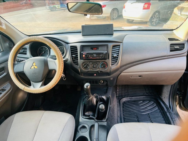 Mitsubishi L200, Voitures, Conakry