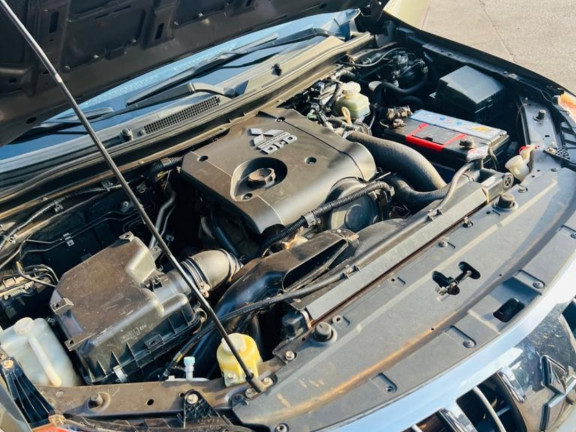 Mitsubishi L200, Voitures, Conakry