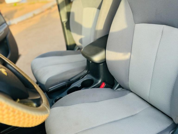 Mitsubishi L200, Voitures, Conakry