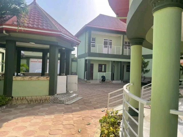 Bâtiment Sonfonia Centre, Maisons, Conakry
