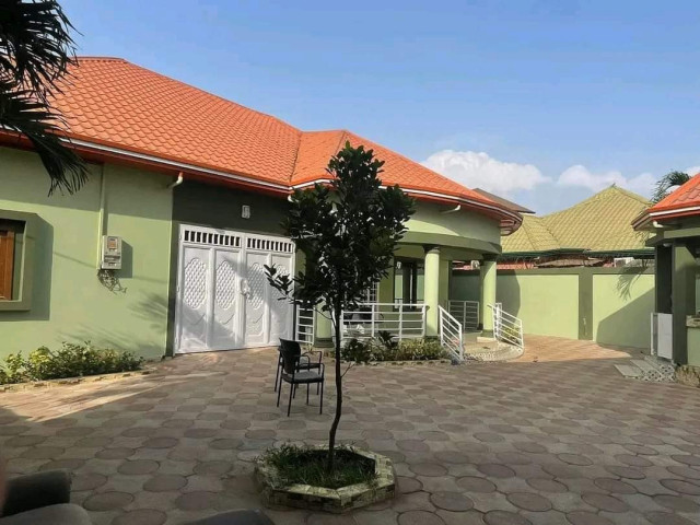 Bâtiment Sonfonia Centre, Maisons, Conakry