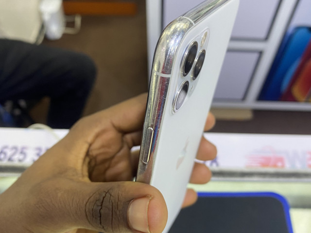 Apple iPhone 11 Pro Max, Téléphones Mobiles, Conakry