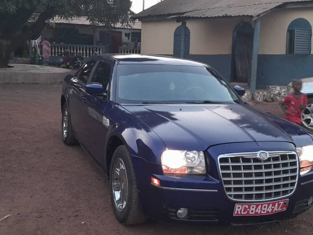 Chrysler 300, Voitures, Conakry