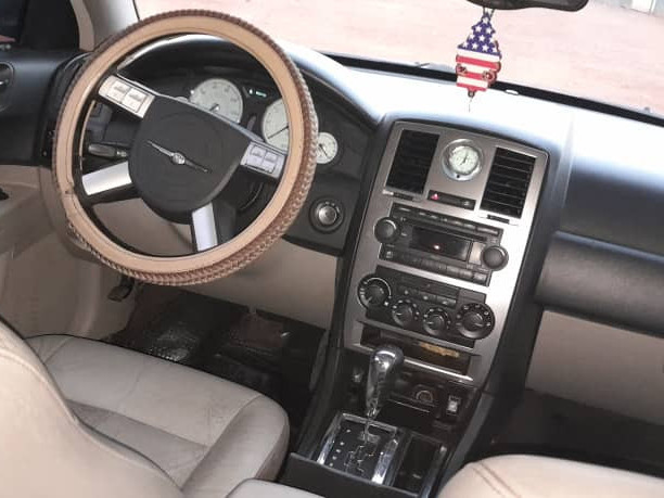 Chrysler 300, Voitures, Conakry