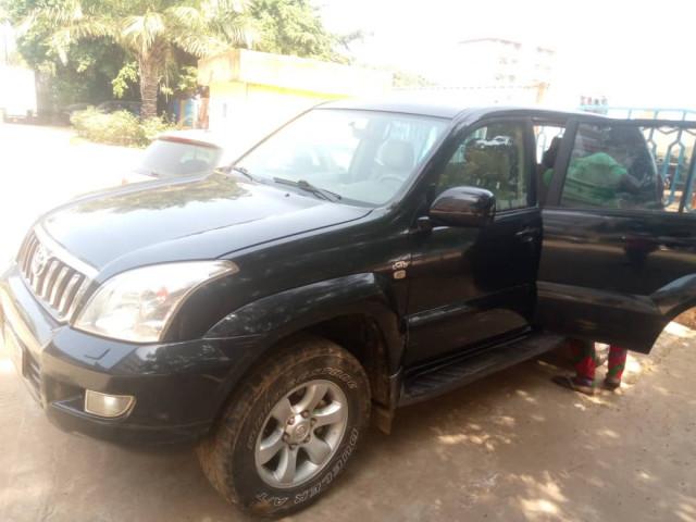 Toyota Land Cruiser Prado, Location de Véhicules, Conakry