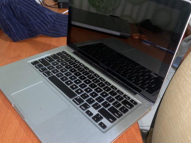 Apple MacBook Pro, Téléphones Mobiles, Conakry