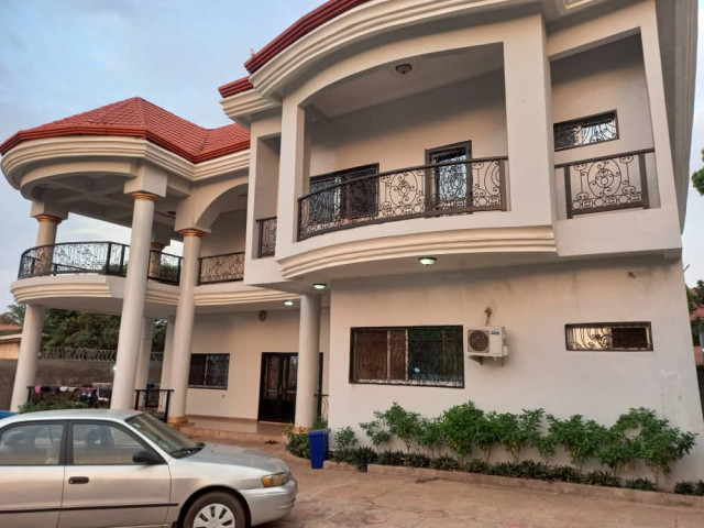 Bâtiment à Kipé, Maisons, Conakry