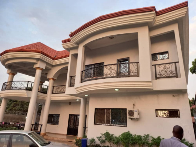 Bâtiment à Kipé, Maisons, Conakry