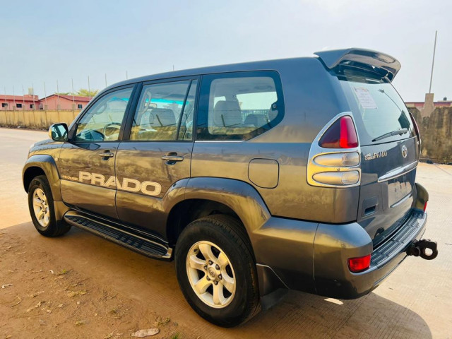 Toyota Land Cruiser Prado, Voitures, Conakry