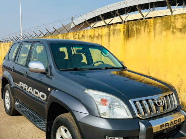 Toyota Land Cruiser Prado, Voitures, Conakry
