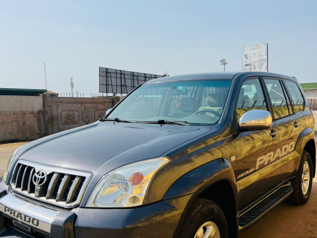 Toyota Land Cruiser Prado, Voitures, Conakry