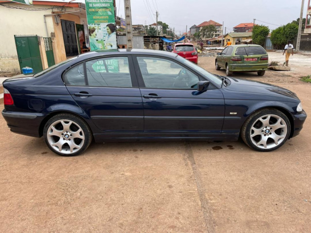 BMW Série 3, Voitures, Conakry