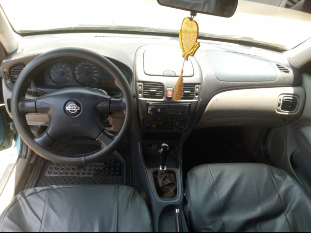 Nissan Almera, Voitures, Conakry