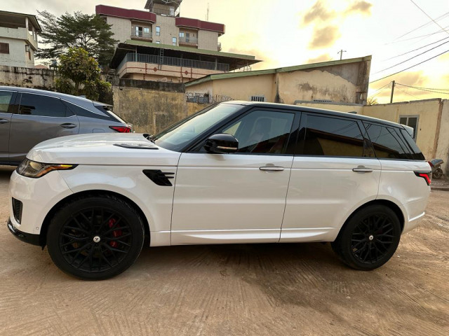 Land Rover Range Rover, Voitures, Conakry