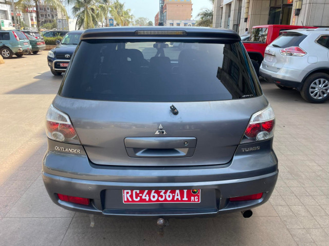 Mitsubishi Outlander, Voitures, Conakry