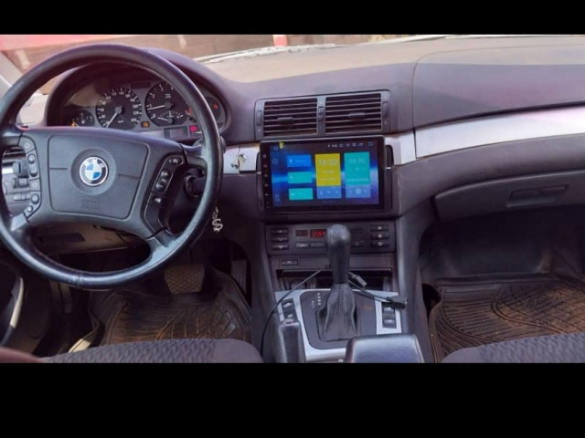 BMW Série 3, Voitures, Conakry