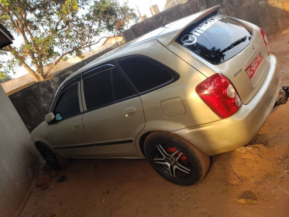 Madza 323, Voitures, Conakry