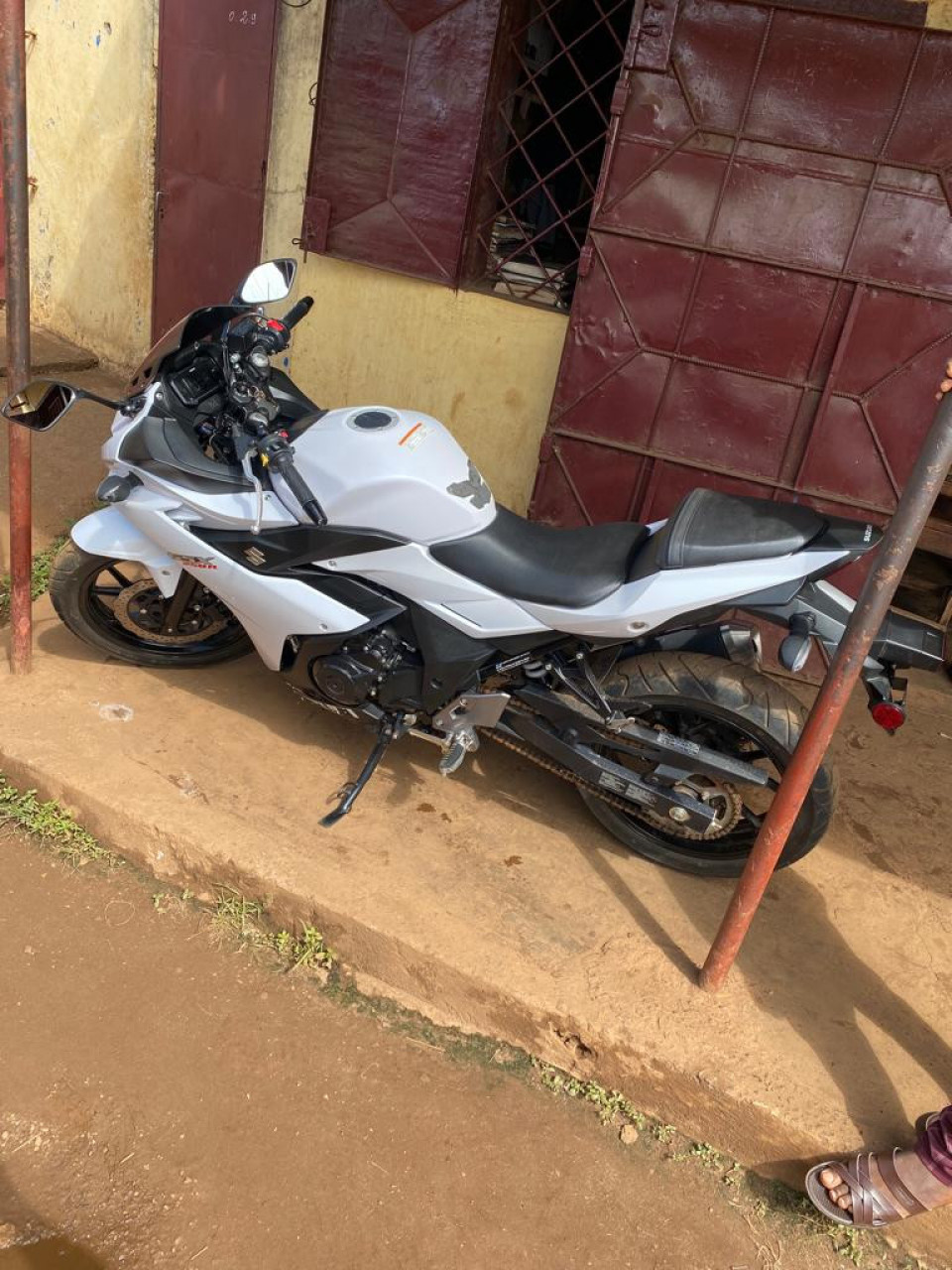 Moto GSX250R, Motos - Scooters, Conakry