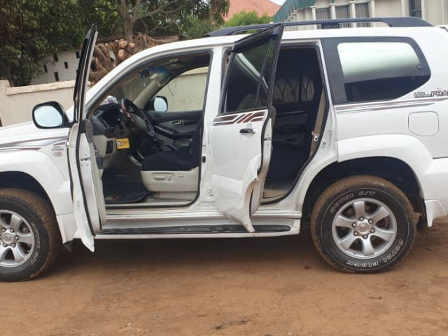 Toyota Land Cruiser Prado, Voitures, Conakry
