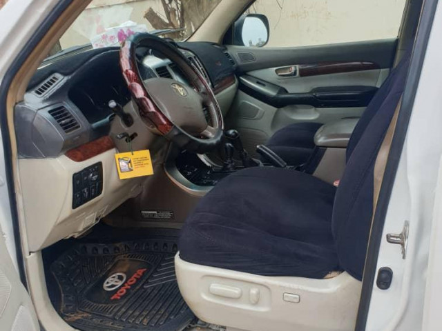 Toyota Land Cruiser Prado, Voitures, Conakry