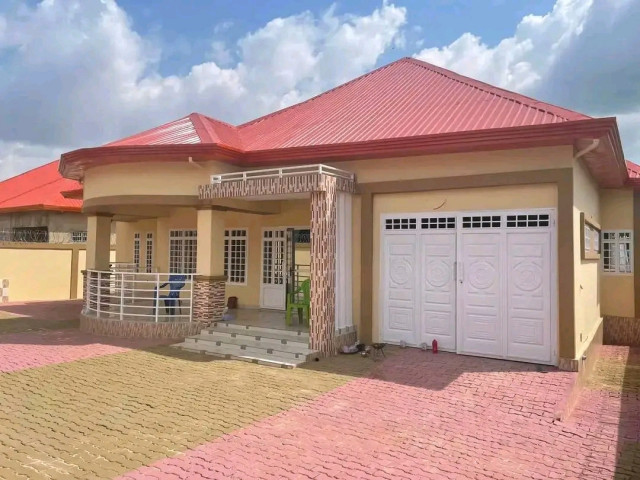 Maison à Gomboya, Maisons, Conakry