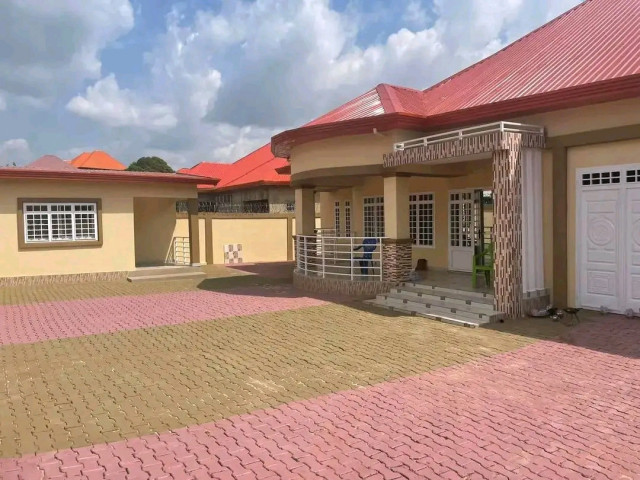Maison à Gomboya, Maisons, Conakry