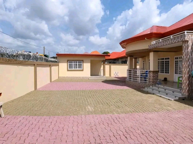 Maison à Gomboya, Maisons, Conakry